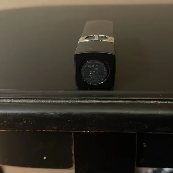 Christian Dior 824 Saint Germaine Satin Lipstick - Picture 7 of 7